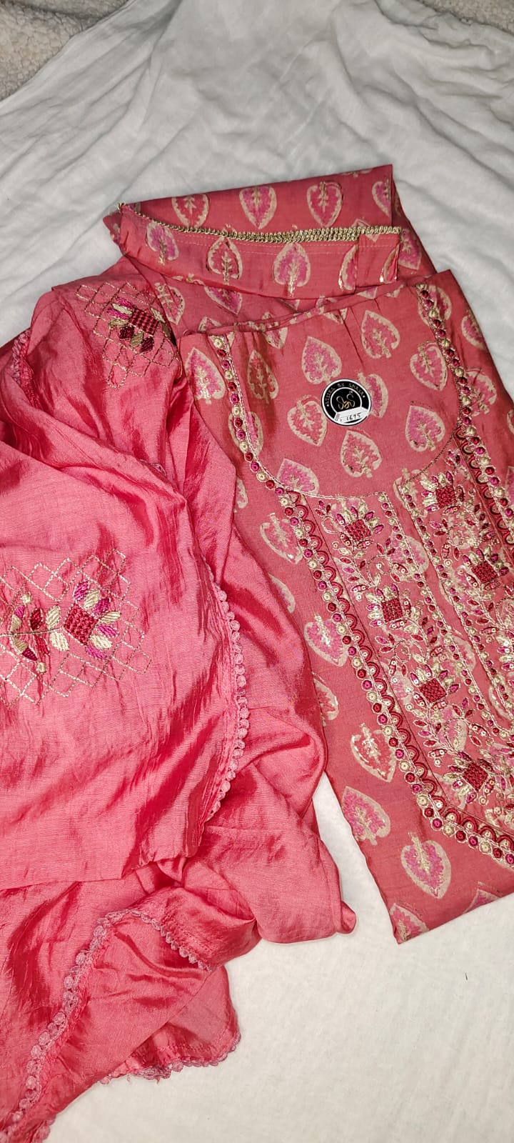 Elegant Muslin Suit with Intricate Thread Work & Lace